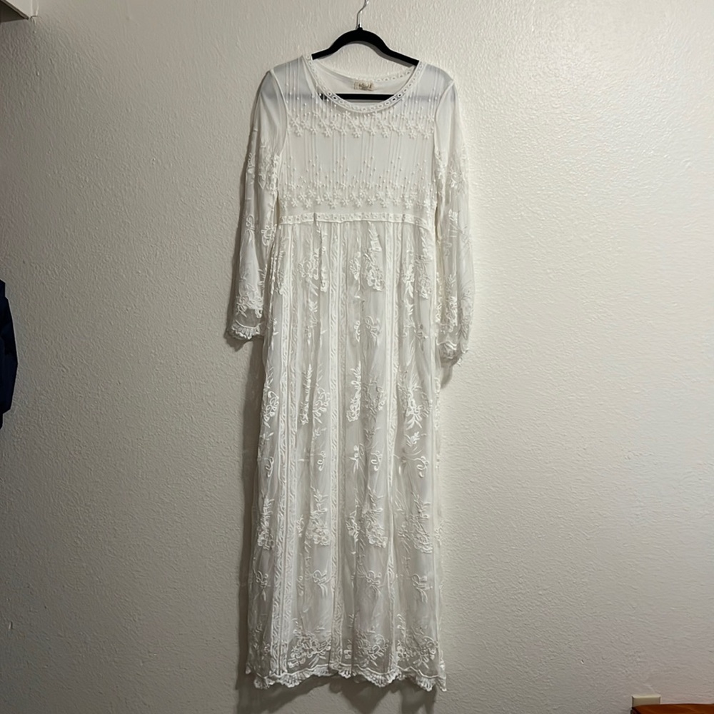 Maxi Lace dress